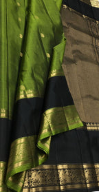Green Handloom Kanjeevaram Pure Silk Saree - Luxurion World