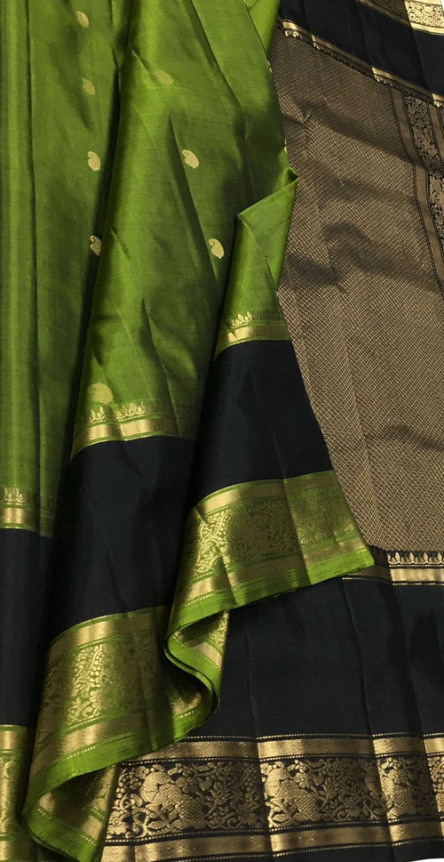 Green Handloom Kanjeevaram Pure Silk Saree - Luxurion World