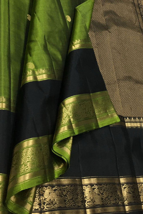 Green Handloom Kanjeevaram Pure Silk Saree - Luxurion World