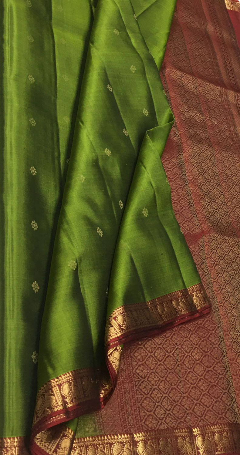 Green Handloom Kanjeevaram Pure Silk Saree - Elegant Style - Luxurion World