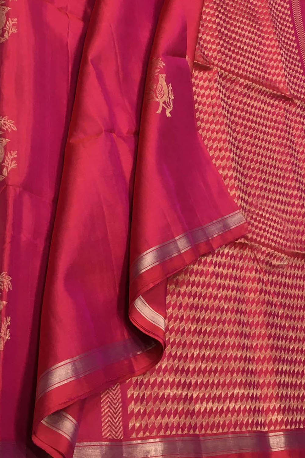 Exquisite Pink Handloom Kanjeevaram Pure Silk Saree - Luxurion World