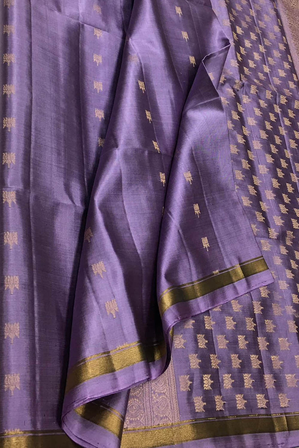 Exquisite Purple Handloom Kanjeevaram Silk Saree