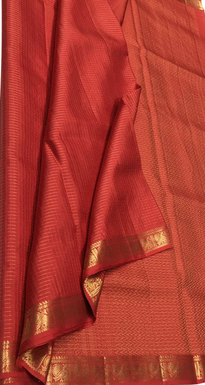 Exquisite Red Handloom Kanjeevaram Silk Saree - Luxurion World