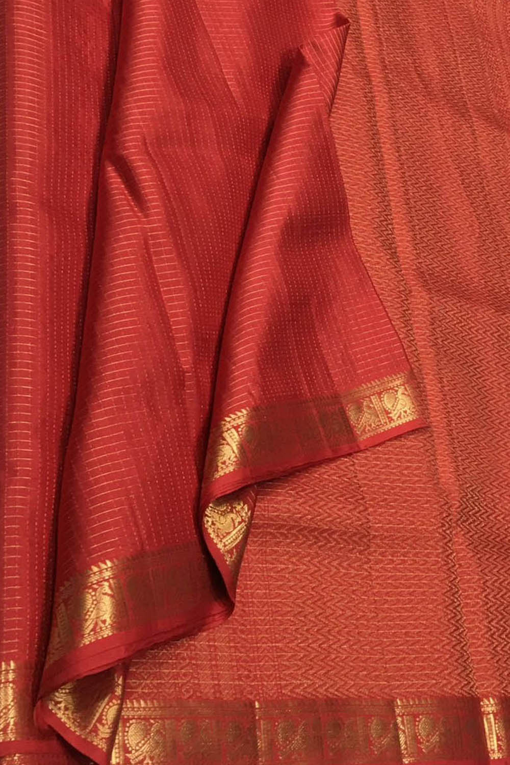 Exquisite Red Handloom Kanjeevaram Silk Saree - Luxurion World