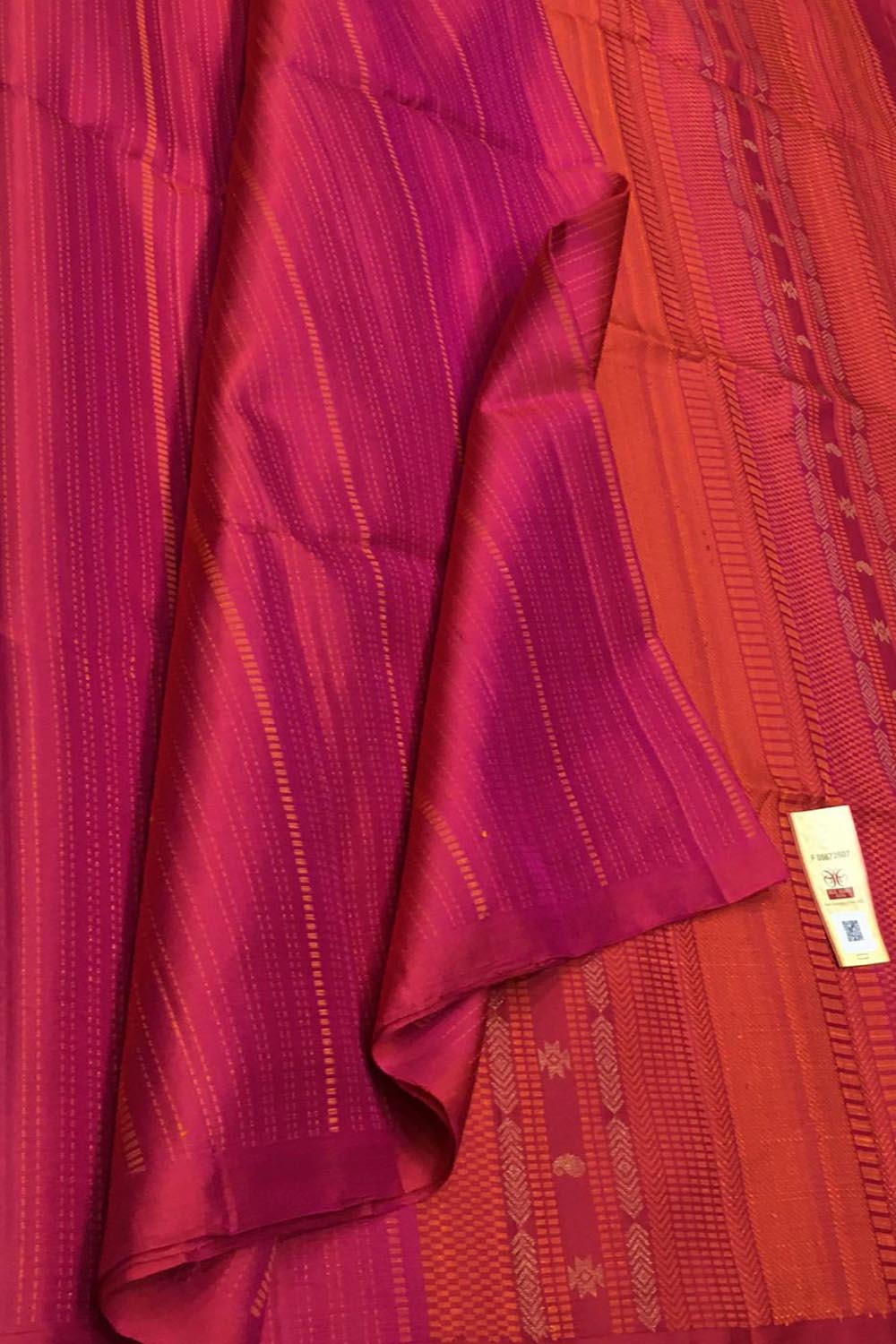 Exquisite Handloom Kanjeevaram Pure Silk Saree - Luxurion World