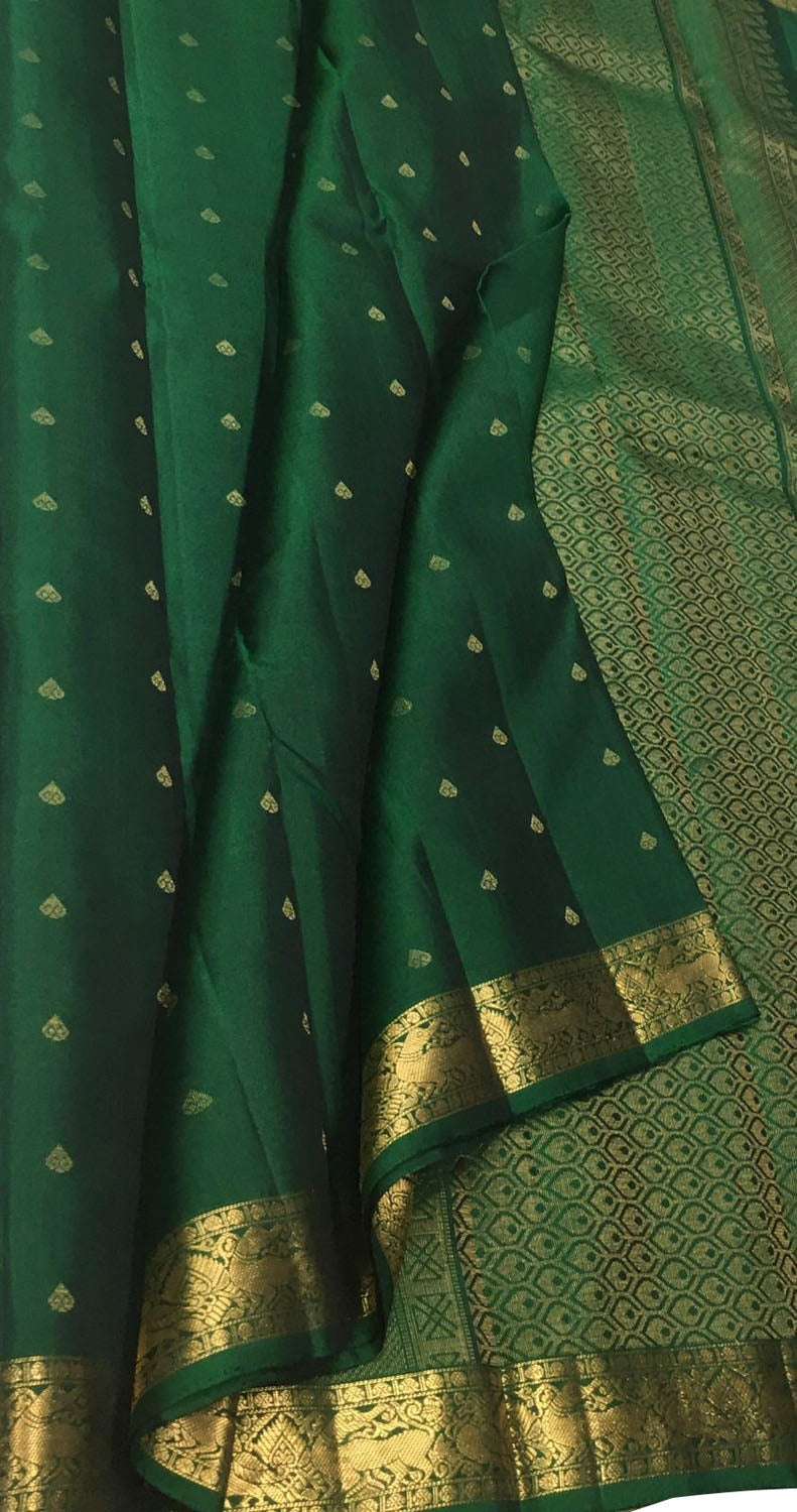 Green Handloom Kanjeevaram Pure Silk Saree - Elegant Style - Luxurion World