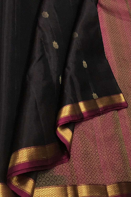 Exquisite Black Handloom Kanjeevaram Pure Silk Saree - Luxurion World