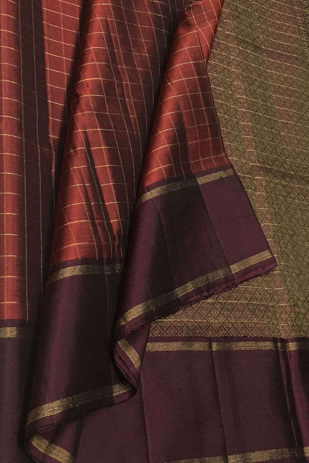 Exquisite Maroon Handloom Kanjeevaram Silk Saree - Luxurion World