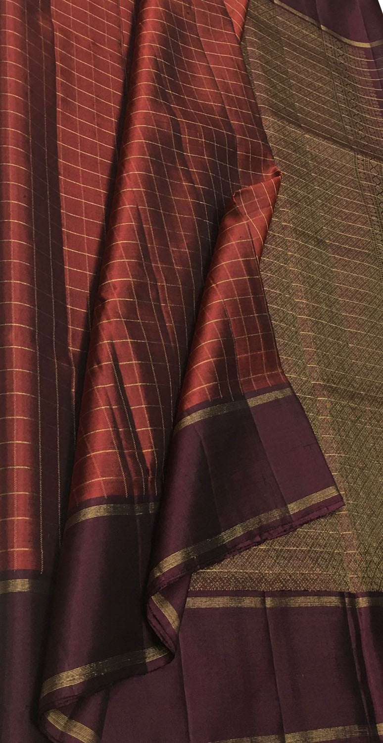 Exquisite Maroon Handloom Kanjeevaram Silk Saree - Luxurion World