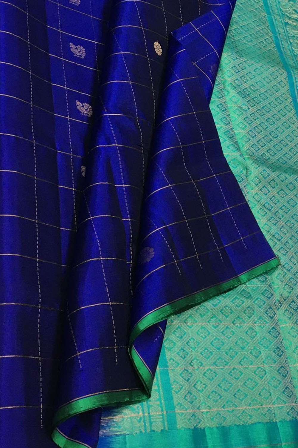 Blue Handloom Kanjeevaram Pure Silk Saree - Elegant and Timeless - Luxurion World