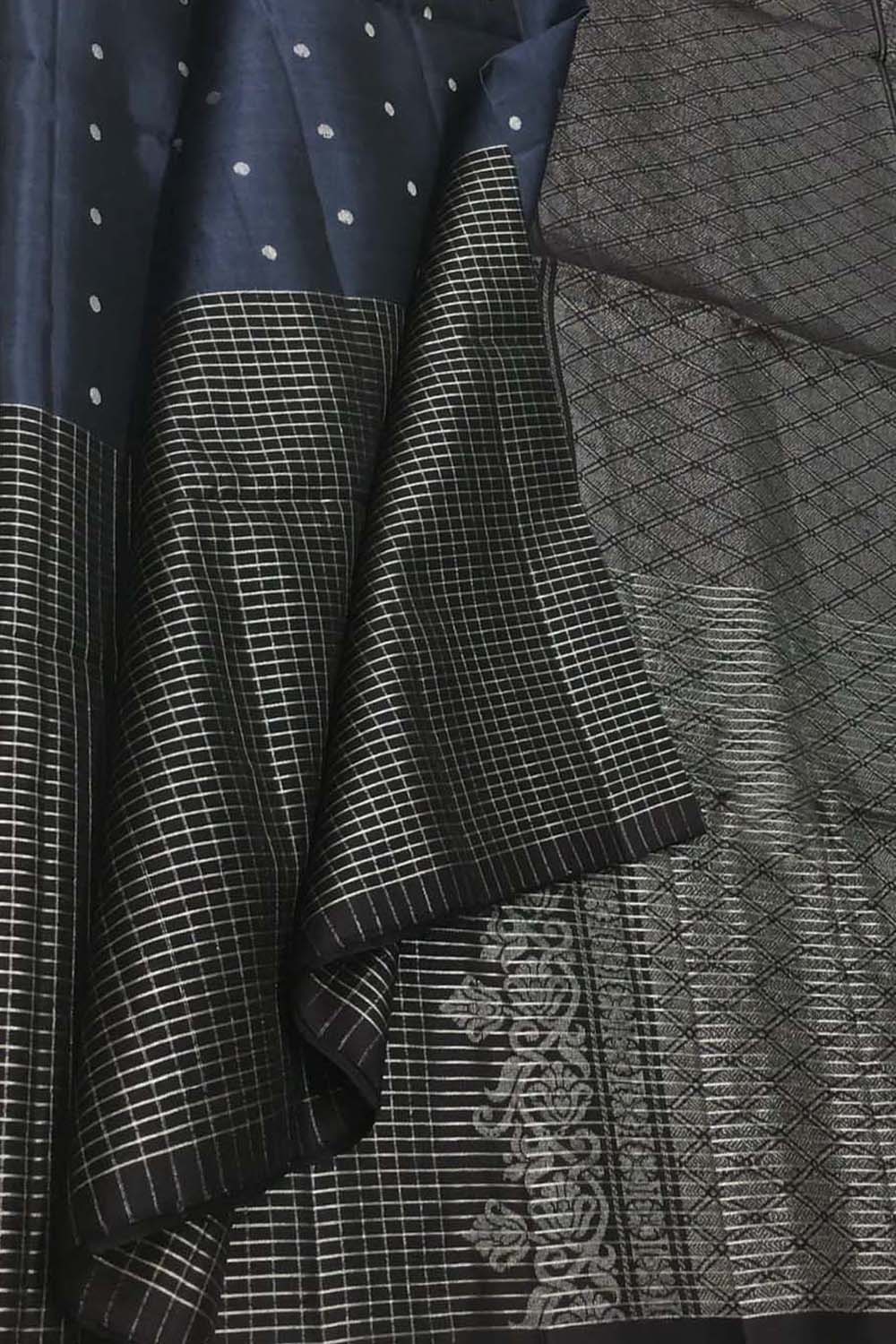 Grey Handloom Kanjeevaram Pure Silk Saree - Luxurion World