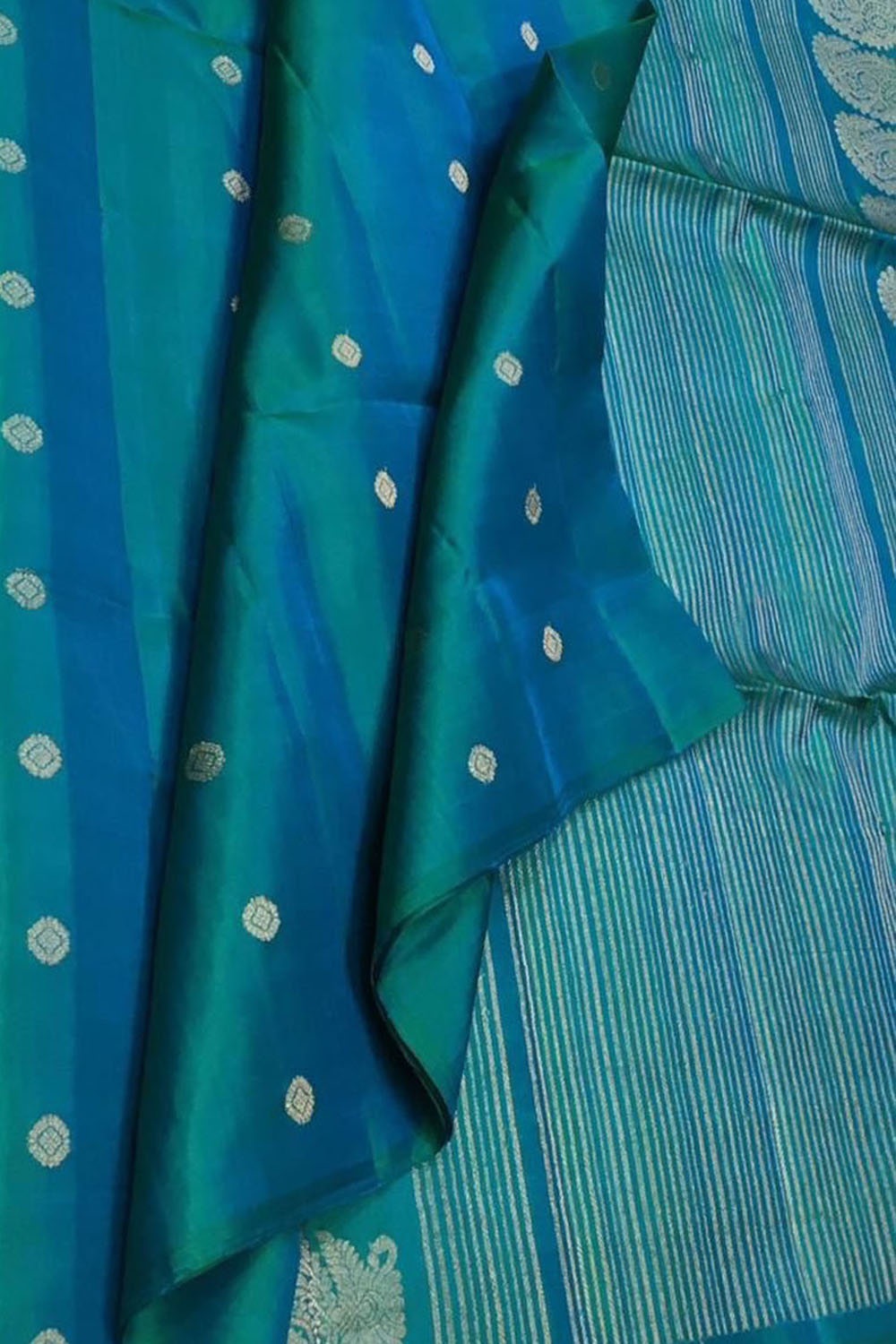 Blue Handloom Kanjeevaram Pure Silk Saree - Luxurion World