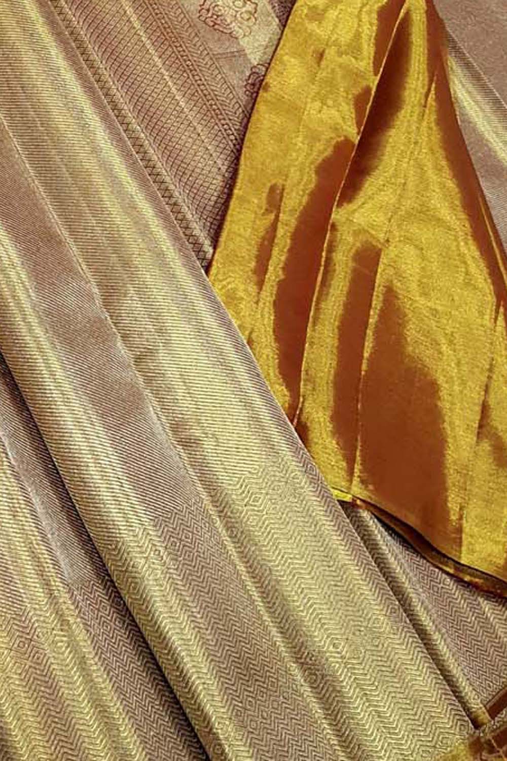 Exquisite Golden Kanjeevaram Handloom Pure Tissue Silk Saree - Luxurion World