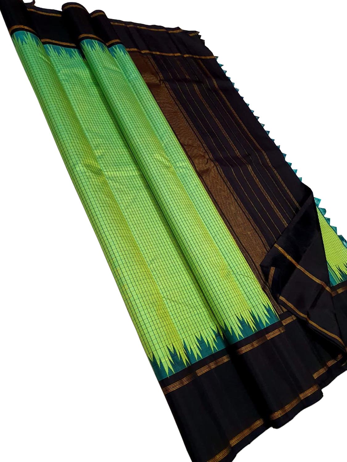 Emerald Elegance: Green Kanjeevaram Pure Silk Saree - Luxurion World