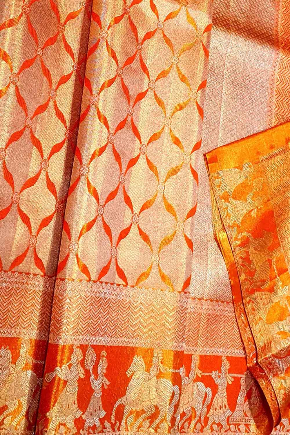 Orange Kanjeevaram Silk Saree: Handloom Elegance - Luxurion World