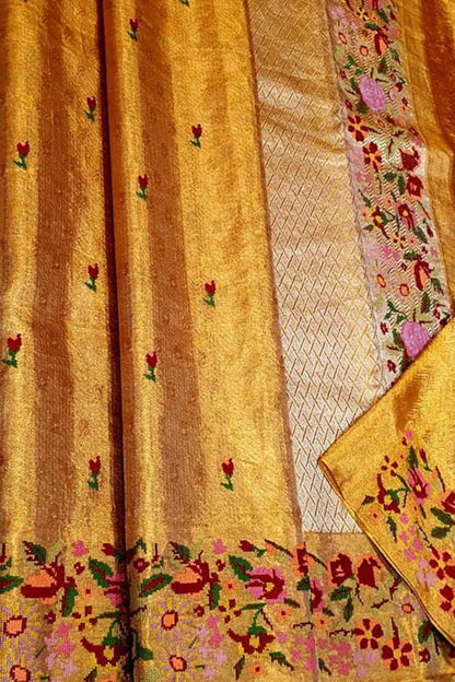 Exquisite Golden Pure Silk Kanjeevaram Saree - Luxurion World