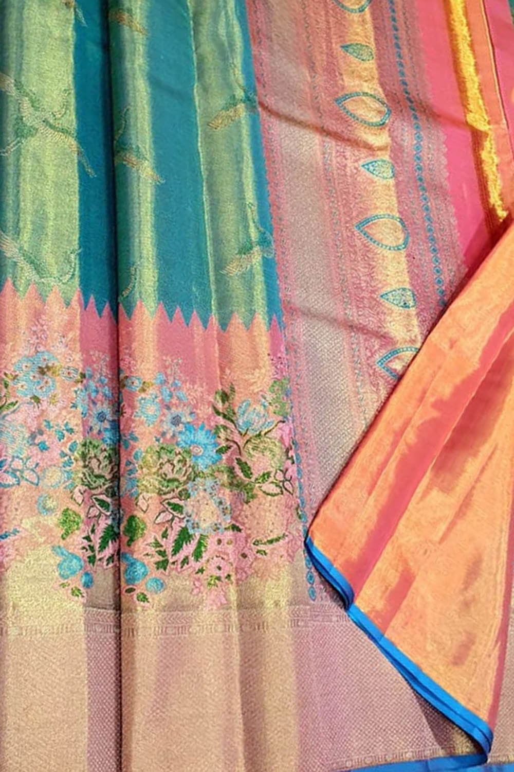 Blue Silk Kanjeevaram Saree - Handloom Elegance - Luxurion World