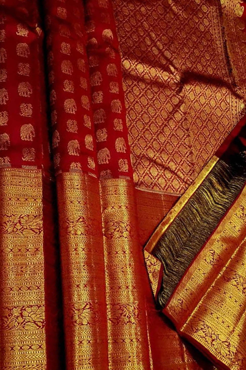 Maroon Pure Silk Kanjeevaram Handloom Korvai Saree - Luxurion World