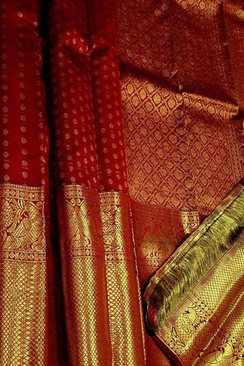 Maroon Pure Silk Kanjeevaram Handloom Korvai Saree - Luxurion World