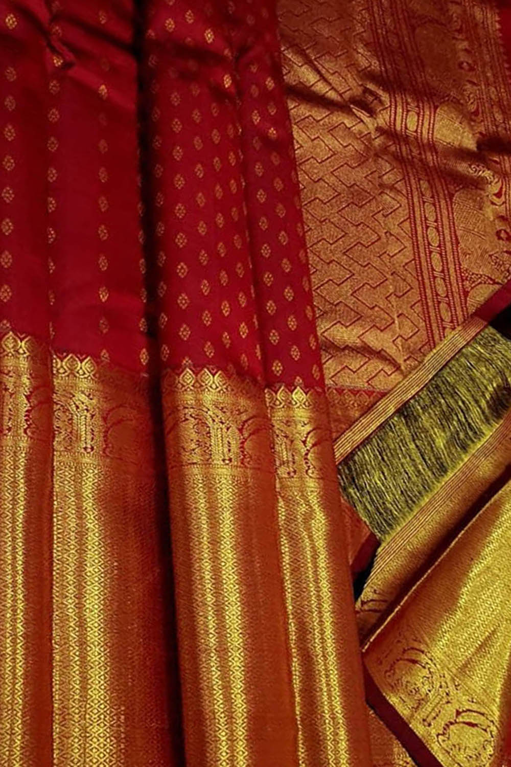 Maroon Pure Silk Kanjeevaram Handloom Korvai Saree - Luxurion World