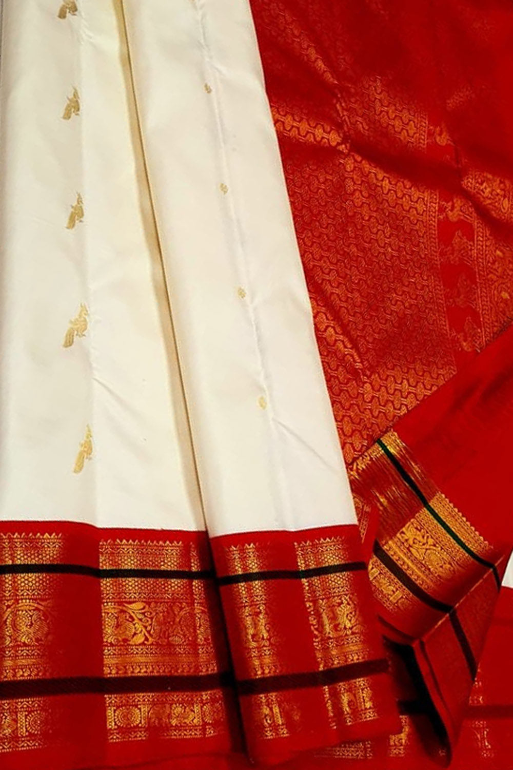 Off White Handloom Kanjeevaram Pure Silk Saree