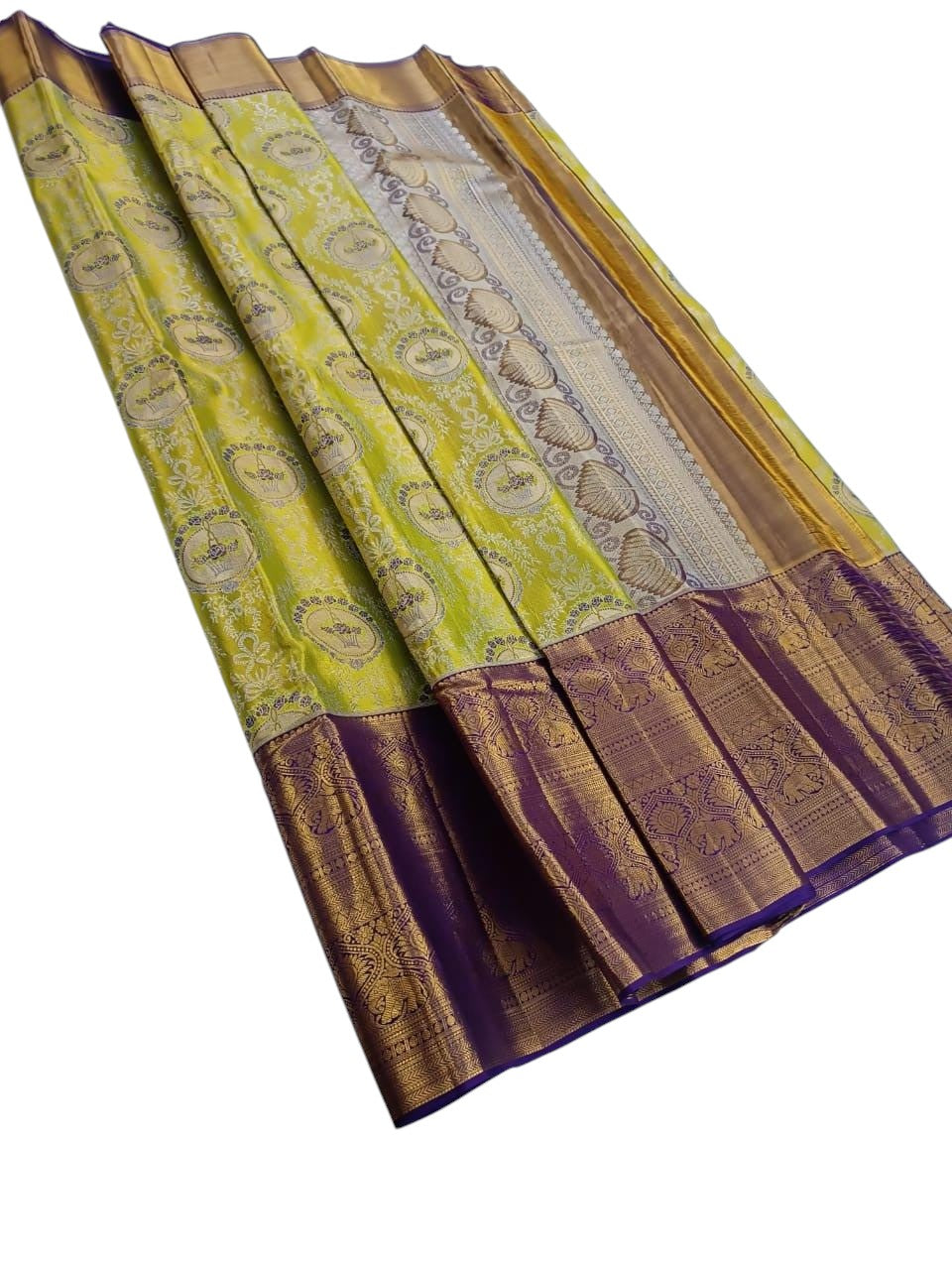 Green Handloom Kanjeevaram Pure Silk Saree - Luxurion World