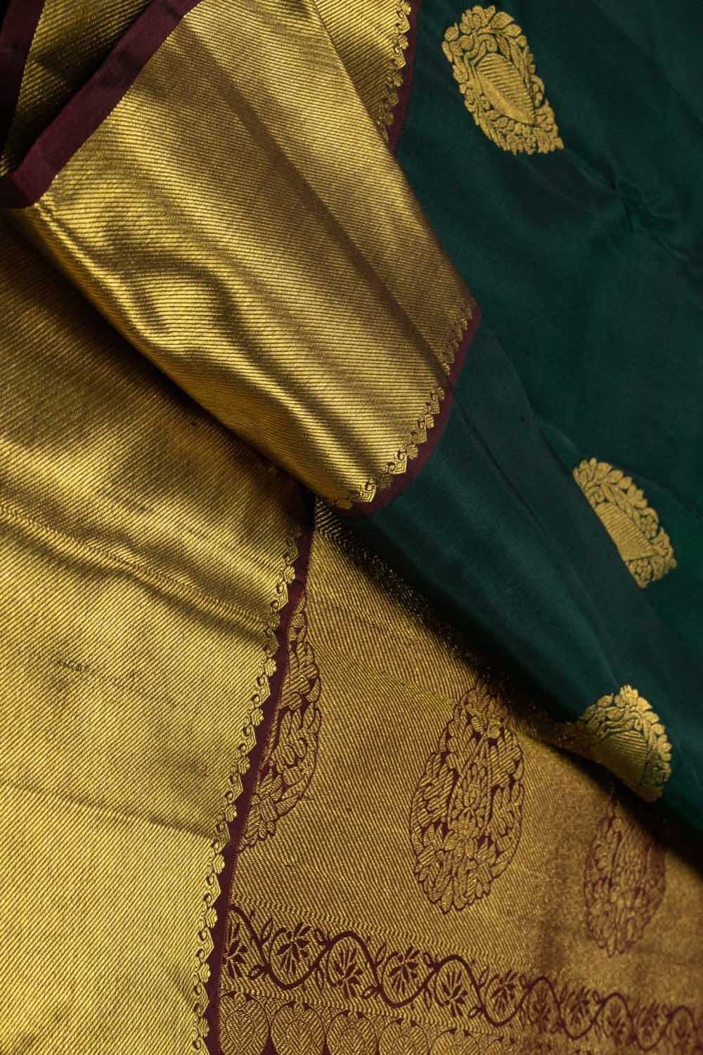 Exquisite Green Pure Kanjiwaram Pure Silk Woven Saree: A Timeless Elegance - Luxurion World