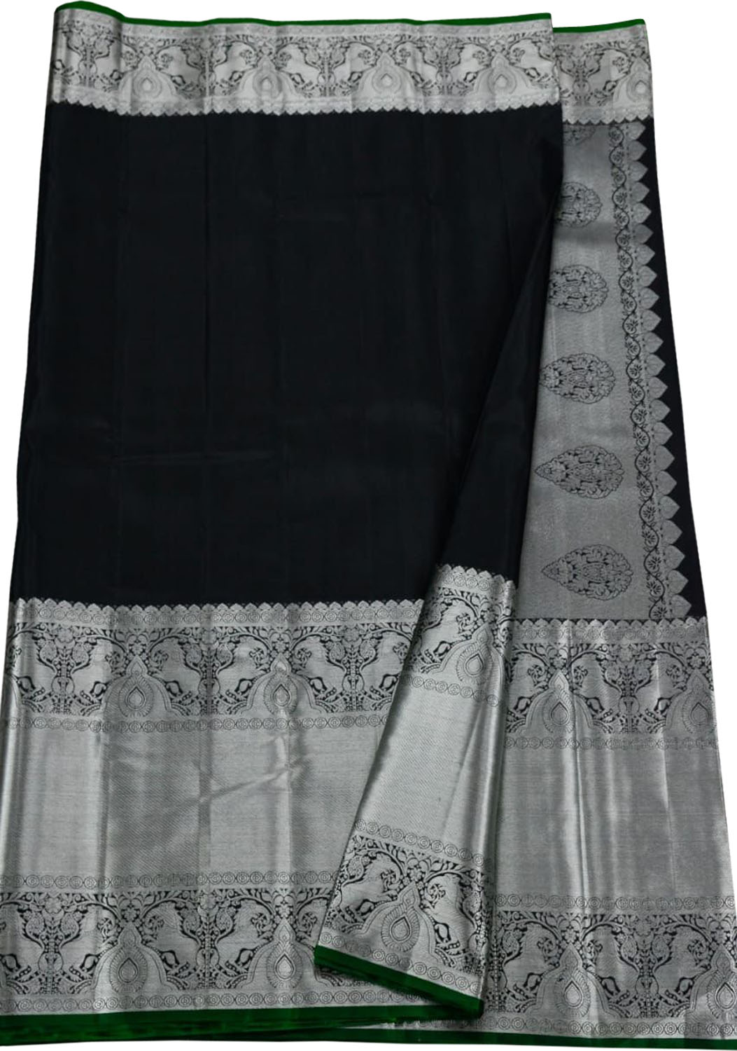 Elegant Black Kanjiwaram Pure Silk Saree: Pure Luxury and Timeless Beauty - Luxurion World
