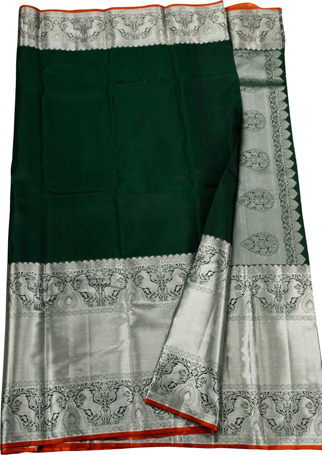 Exquisite Green Pure Kanjiwaram Pure Silk Woven Saree: Timeless Elegance - Luxurion World