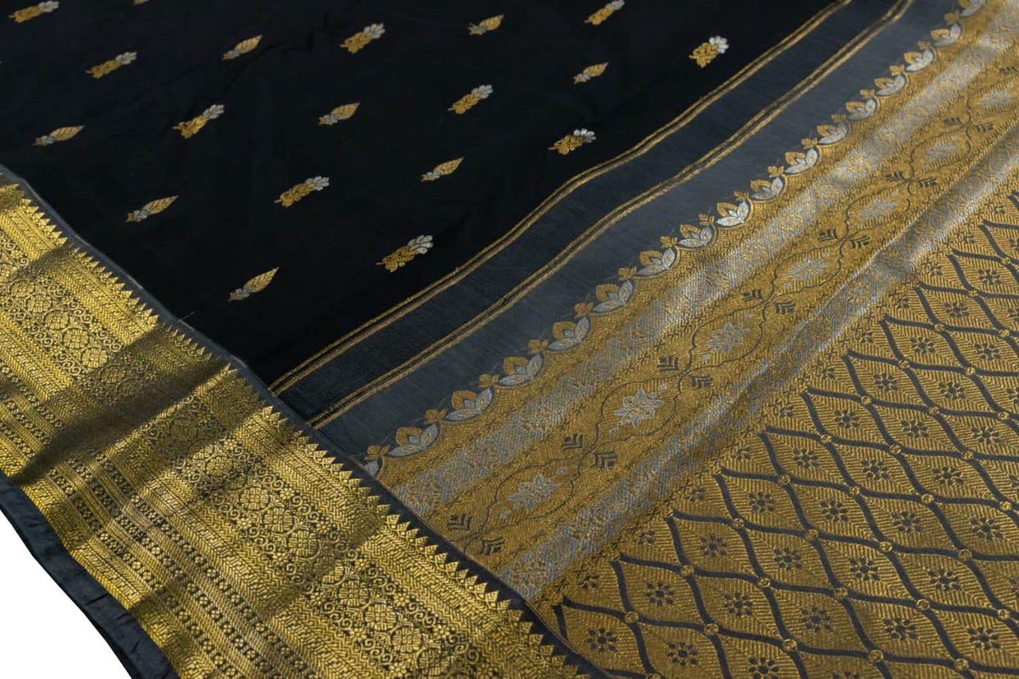 Elegant Black Kanjeevaram Pure Silk Saree - Luxurion World