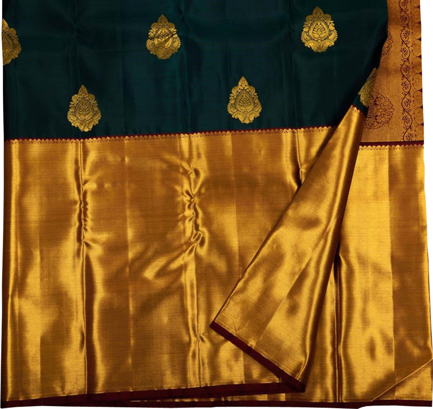 Exquisite Green Kanjeevaram Silk Saree - Handloom Beauty - Luxurion World