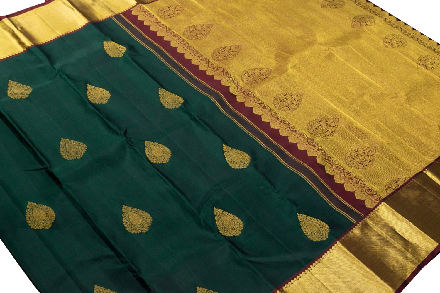 Green Kanjeevaram Handloom Silk Saree - Pure Elegance - Luxurion World
