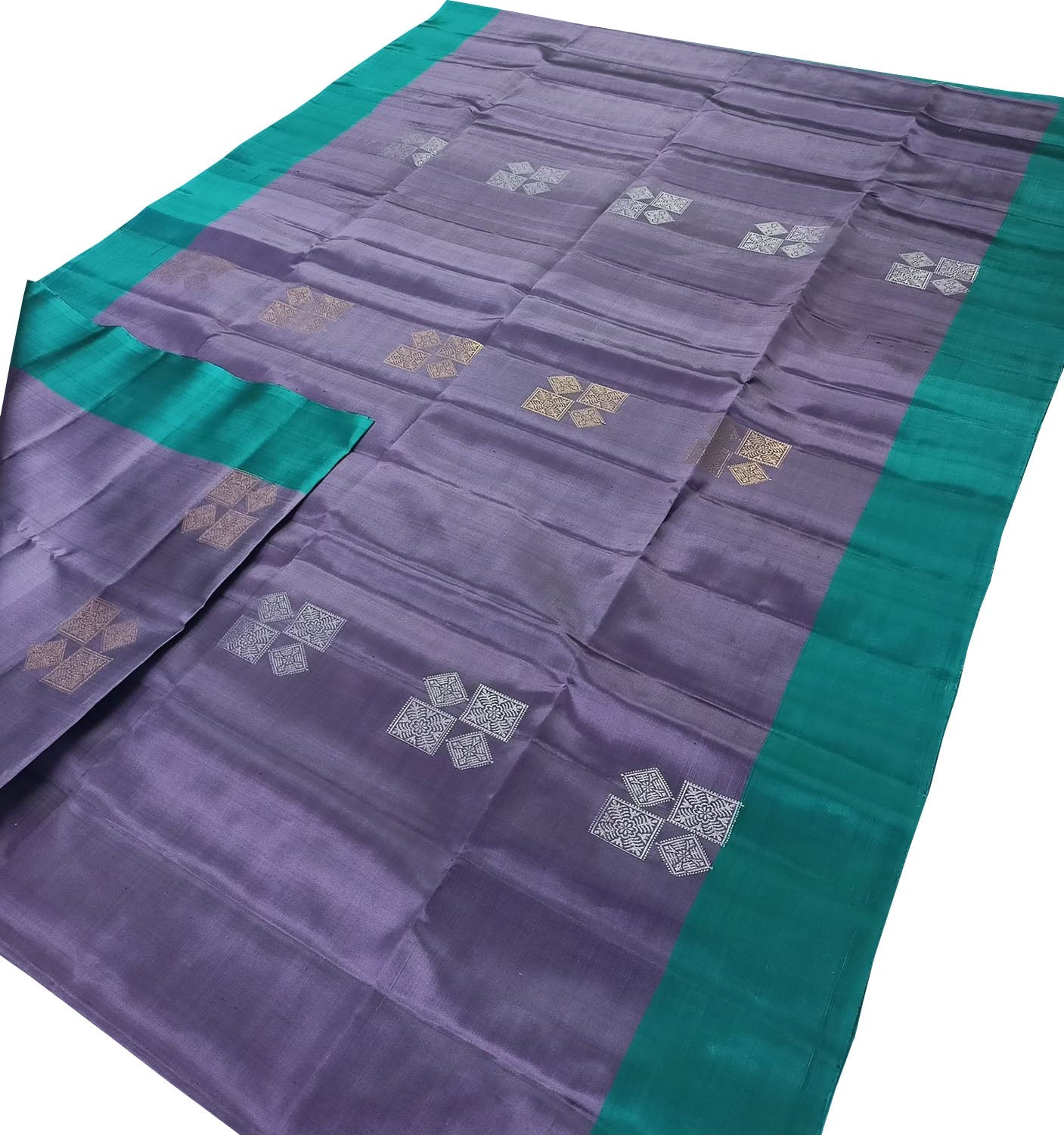 Exquisite Purple Kanjeevaram Silk Saree - Handloom Beauty - Luxurion World