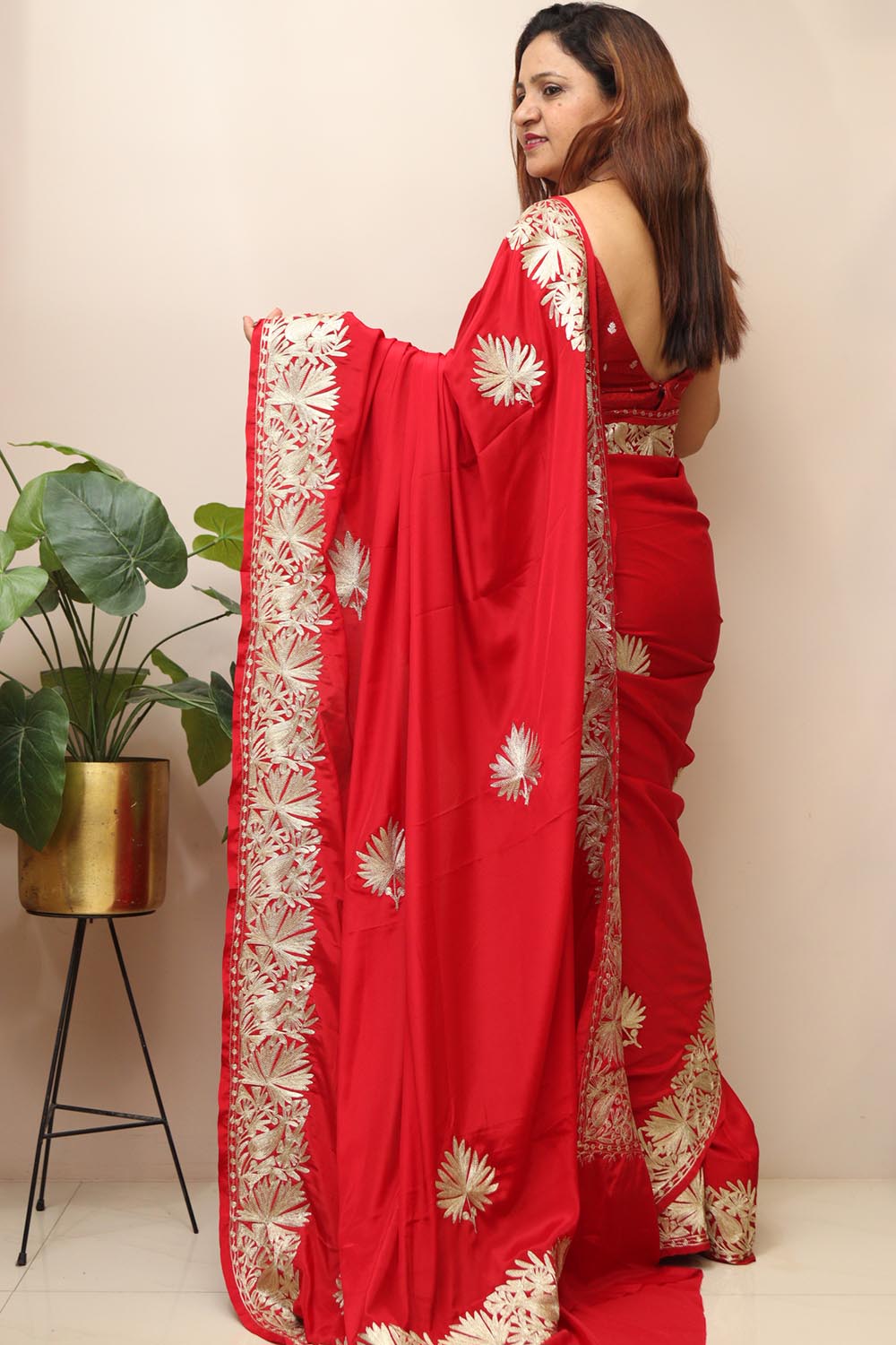 Exquisite Red Embroidered Kashmiri Tilla Work Crepe Saree - Luxurion World