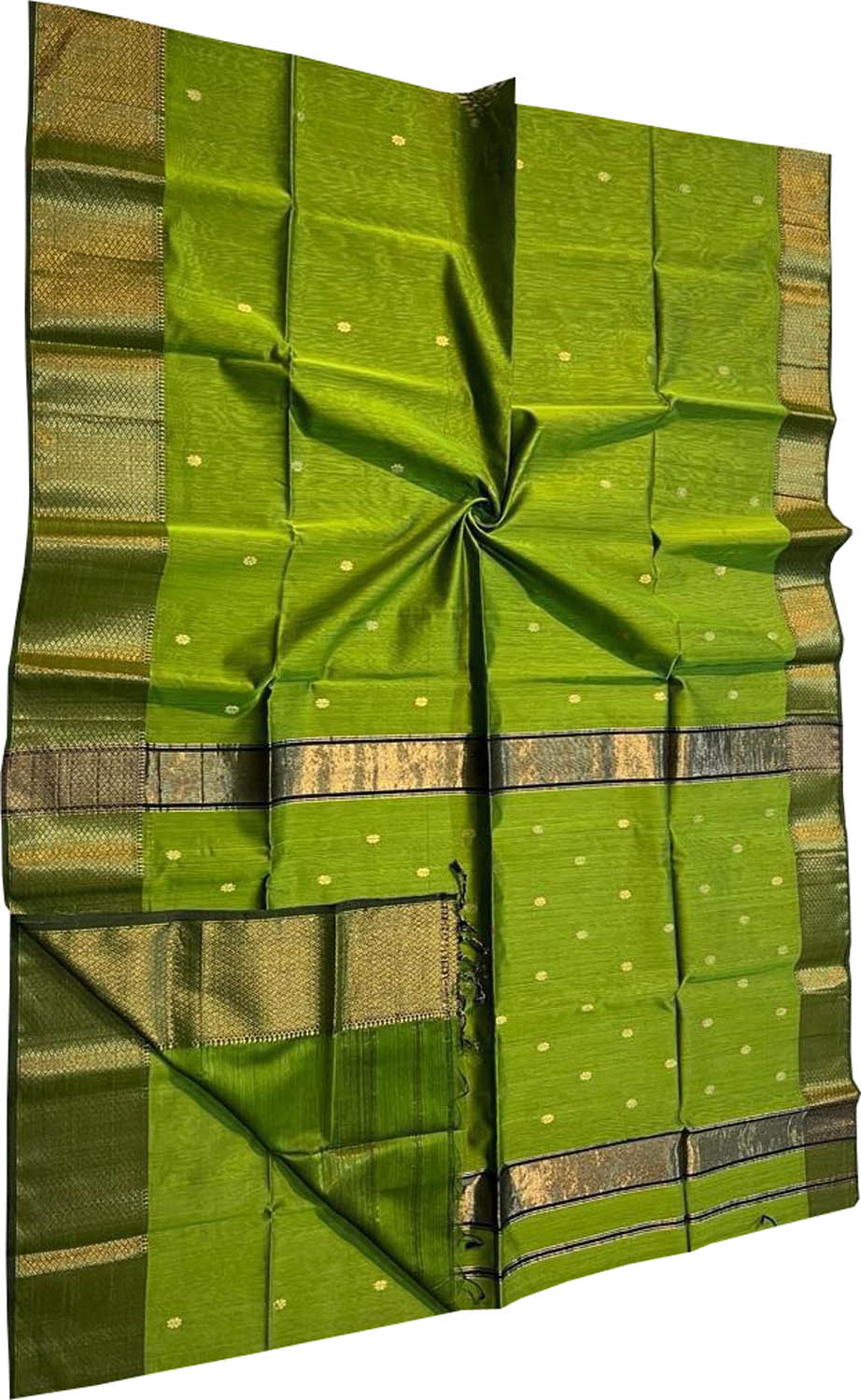 Ethically Made Green Maheshwari Silk Saree - Luxurion World