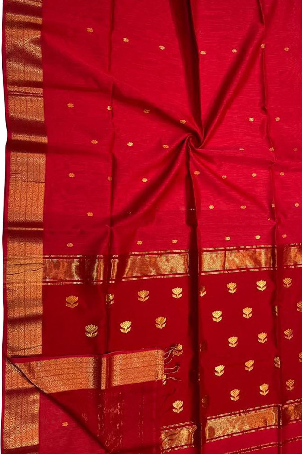 Stunning Red Maheshwari Silk Saree - Handloom Cotton - Luxurion World