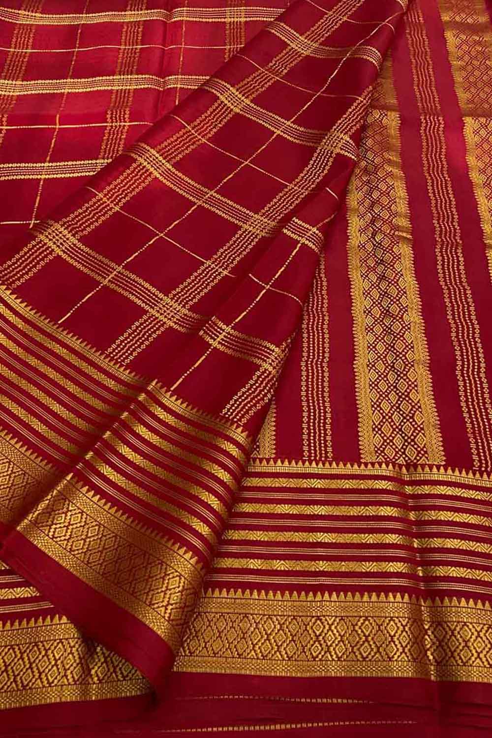 Handloom Mysore Crepe Silk Saree: Elegant Red Design - Luxurion World