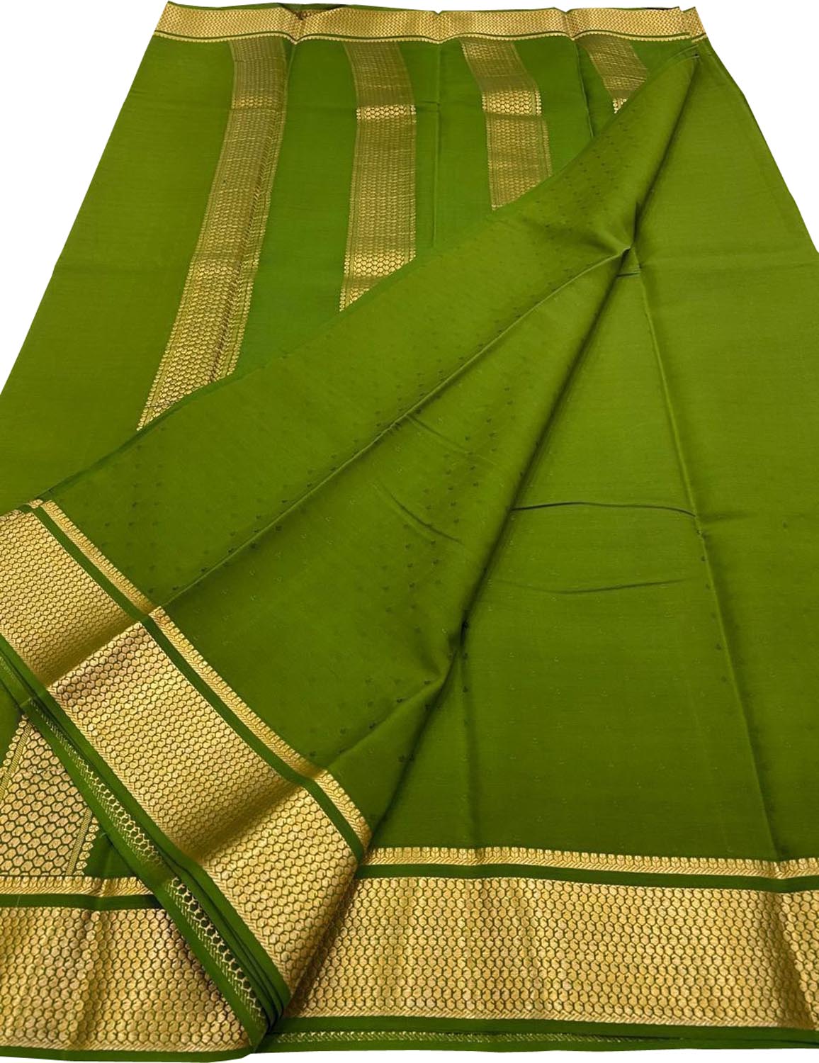 Green Handloom Mysore Pure Crepe Silk Saree - Luxurion World