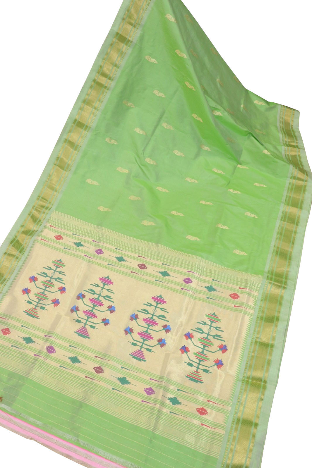 Beautiful Green Paithani Silk Saree - Handloom Elegance - Luxurion World