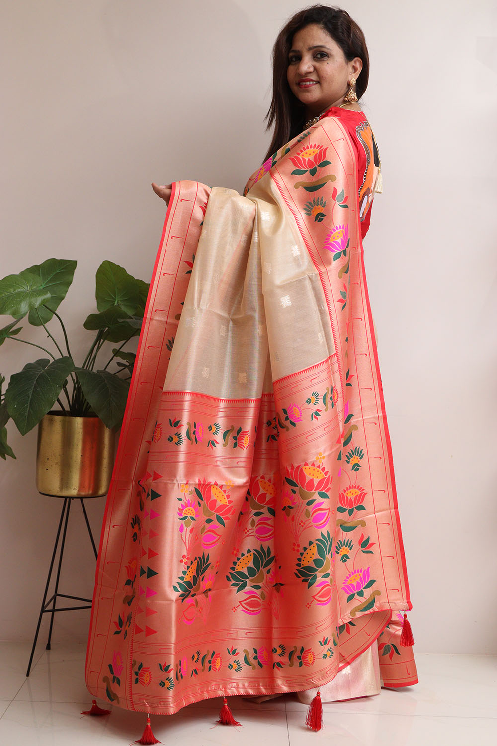 Elegant Pastel Kora Silk Paithani Border Flower Design Saree - Luxurion World