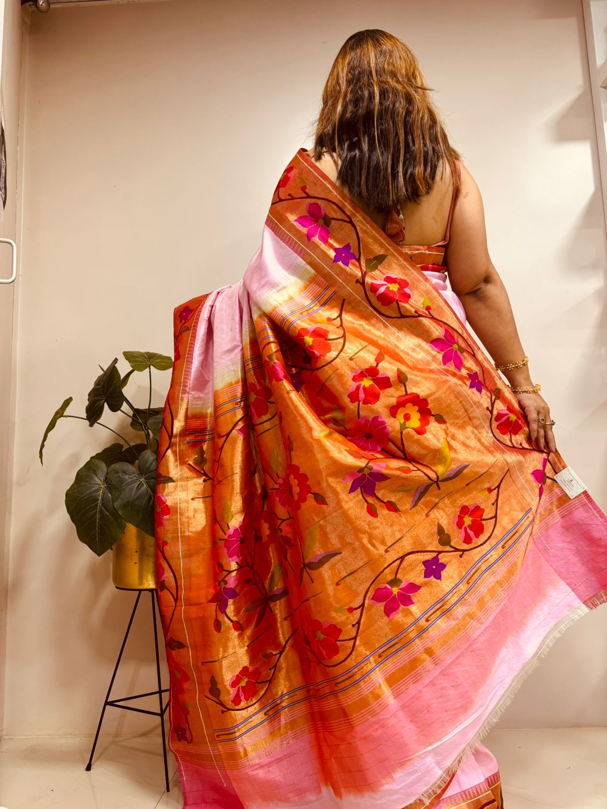 IS1P1PR526042401 Pink Paithani Handloom Flower Design Pure Silk Saree - Luxurion World