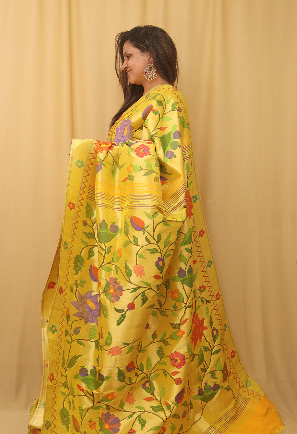 Yellow Handloom Paithani Pure Silk Floral Design Saree - Luxurion World