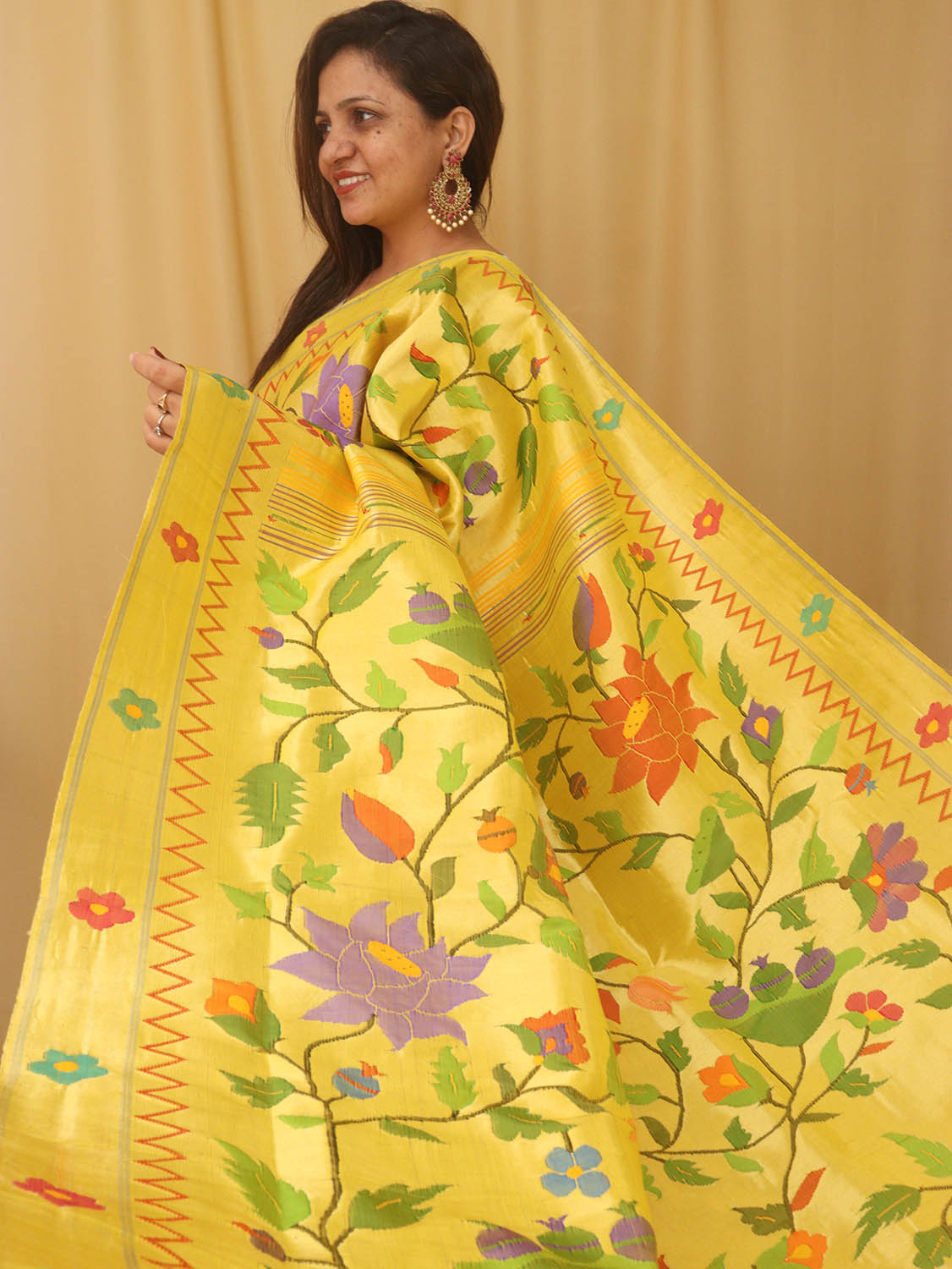 Yellow Handloom Paithani Pure Silk Floral Design Saree - Luxurion World