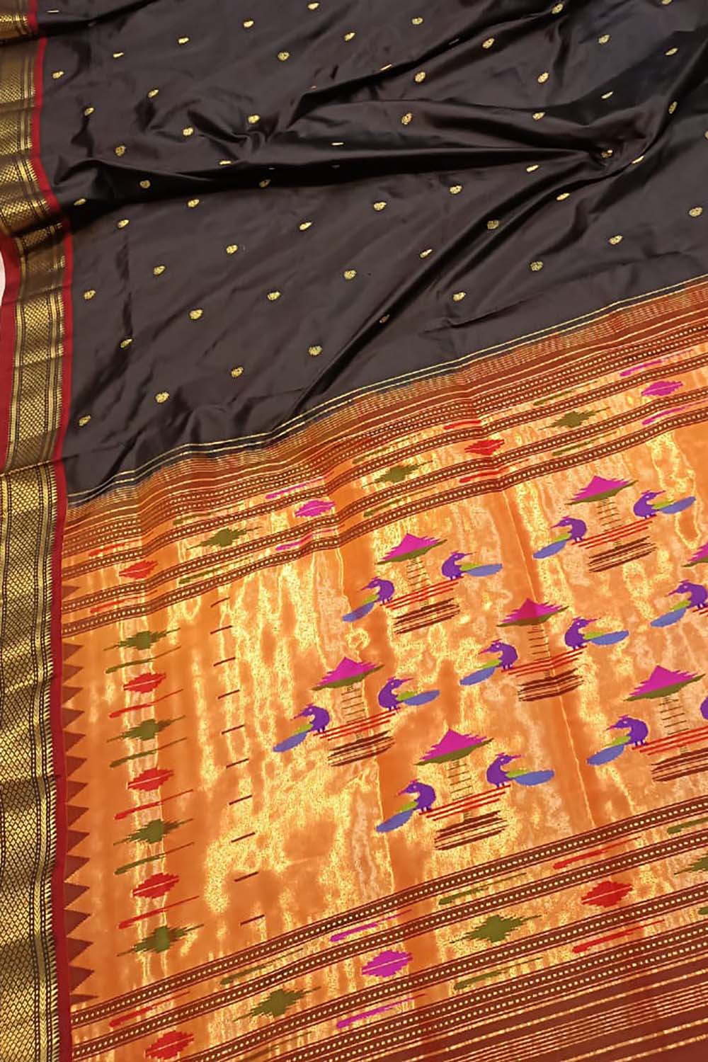 Exquisite Black Paithani Handloom Silk Saree - Pure Elegance - Luxurion World