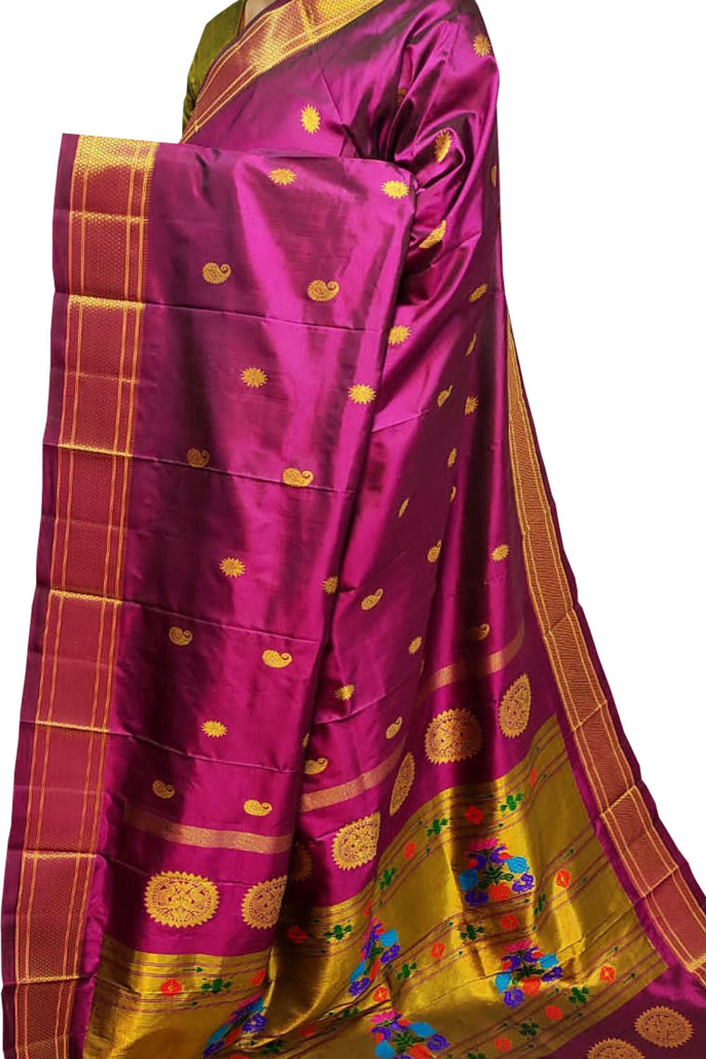 Pure Silk Pink Handloom Paithani Saree: Traditional Elegance