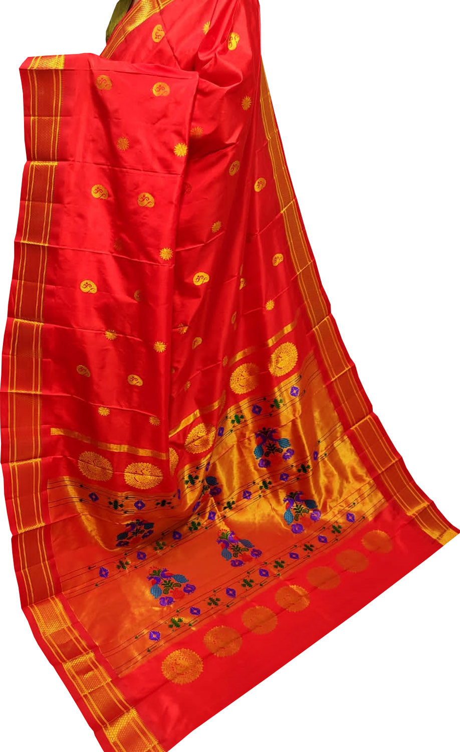 Exquisite Red Handloom Paithani Pure Silk Saree - Perfect for Any Occasion - Luxurion World