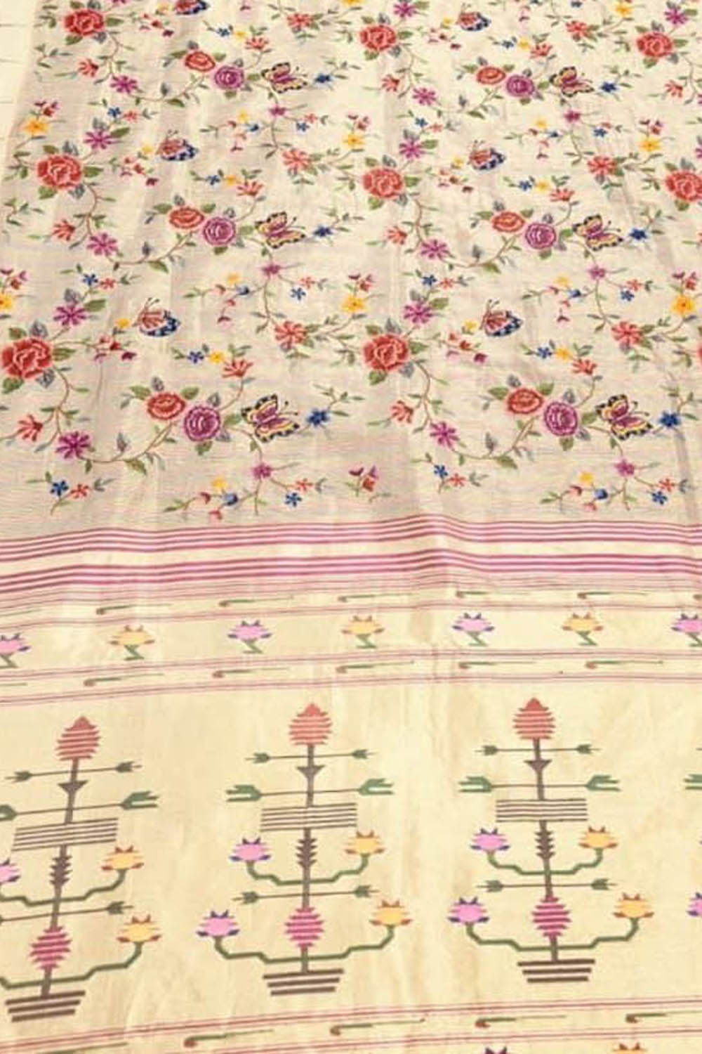 Exquisite Golden Paithani Pure Silk Muniya Border Handloom Pure Silk Saree With Petit Point Work - Luxurion World