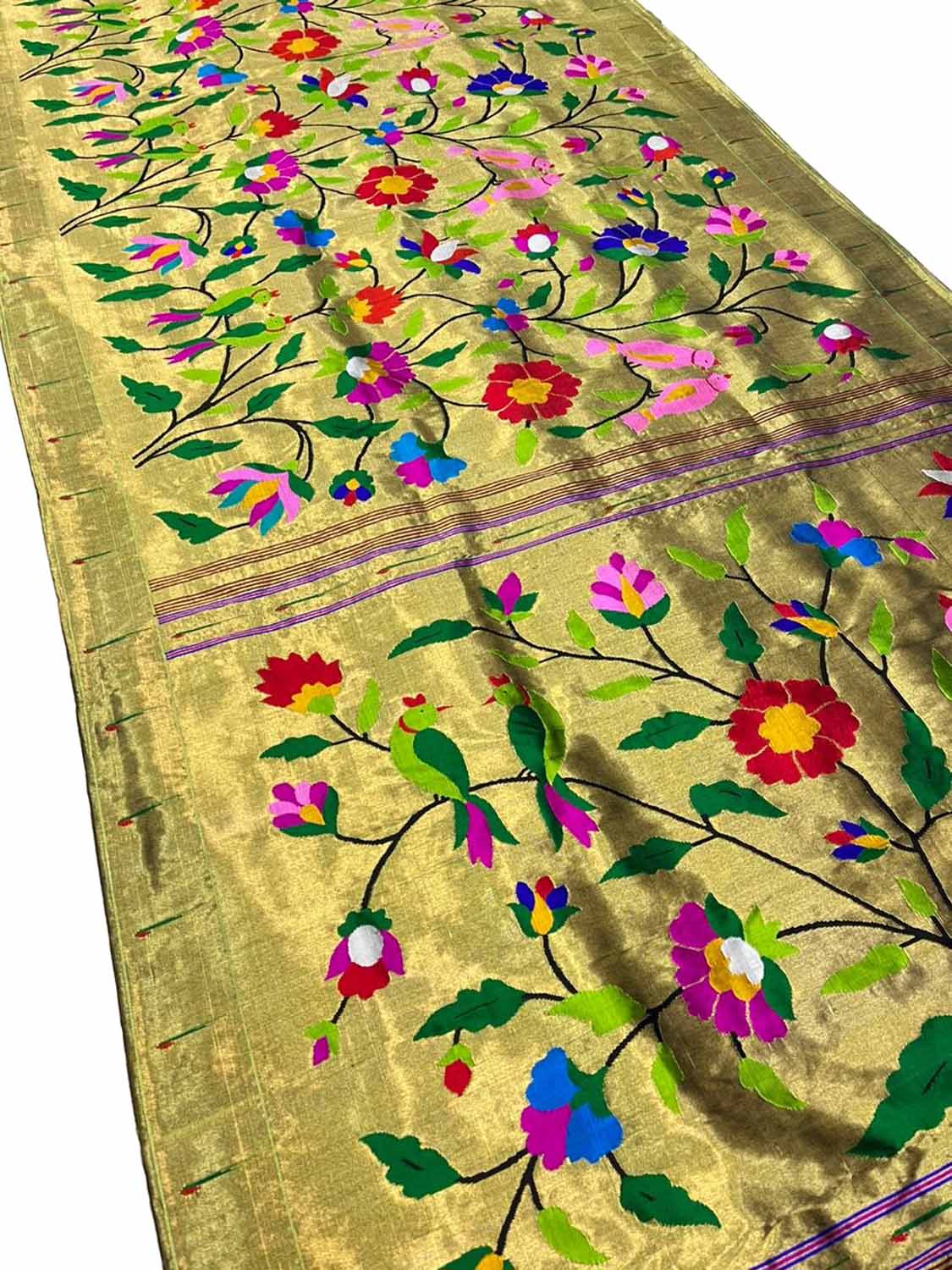 Exquisite Green Paithani Handloom Pure Brocade Tissue Silk Saree - Luxurion World