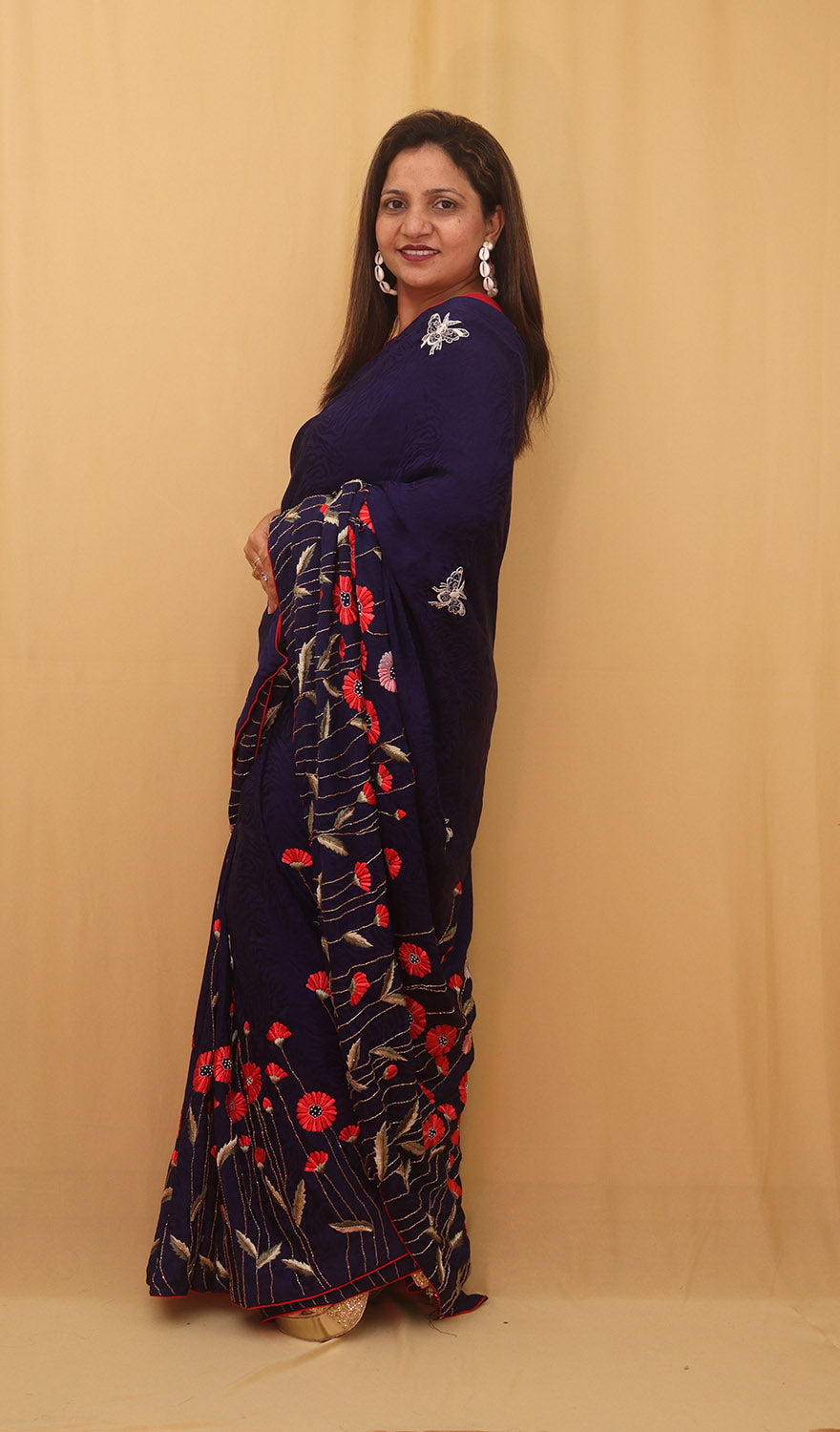 Parsi Gara Crepe Saree with Hand Embroidered Purple Floral Design - Luxurion World