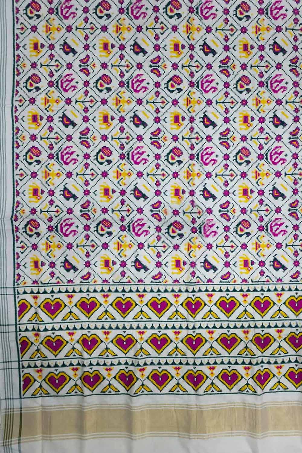 Elegant Off White Patan Patola Silk Saree - Luxurion World